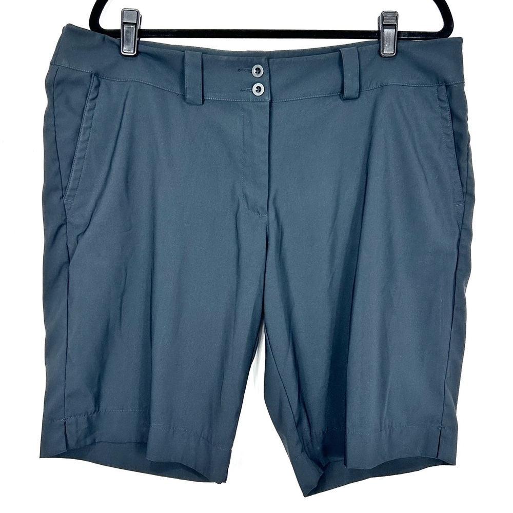 NIKE golf black bermuda shorts G24